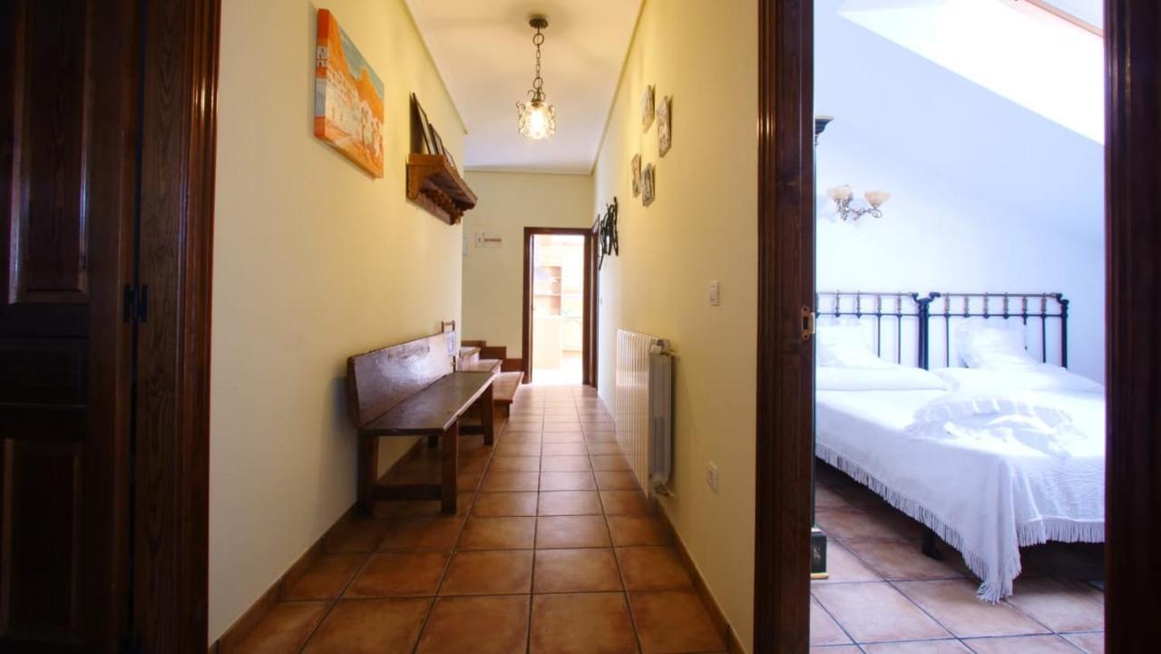 Casa Rural Plaza Vieja Saldaña エクステリア 写真
