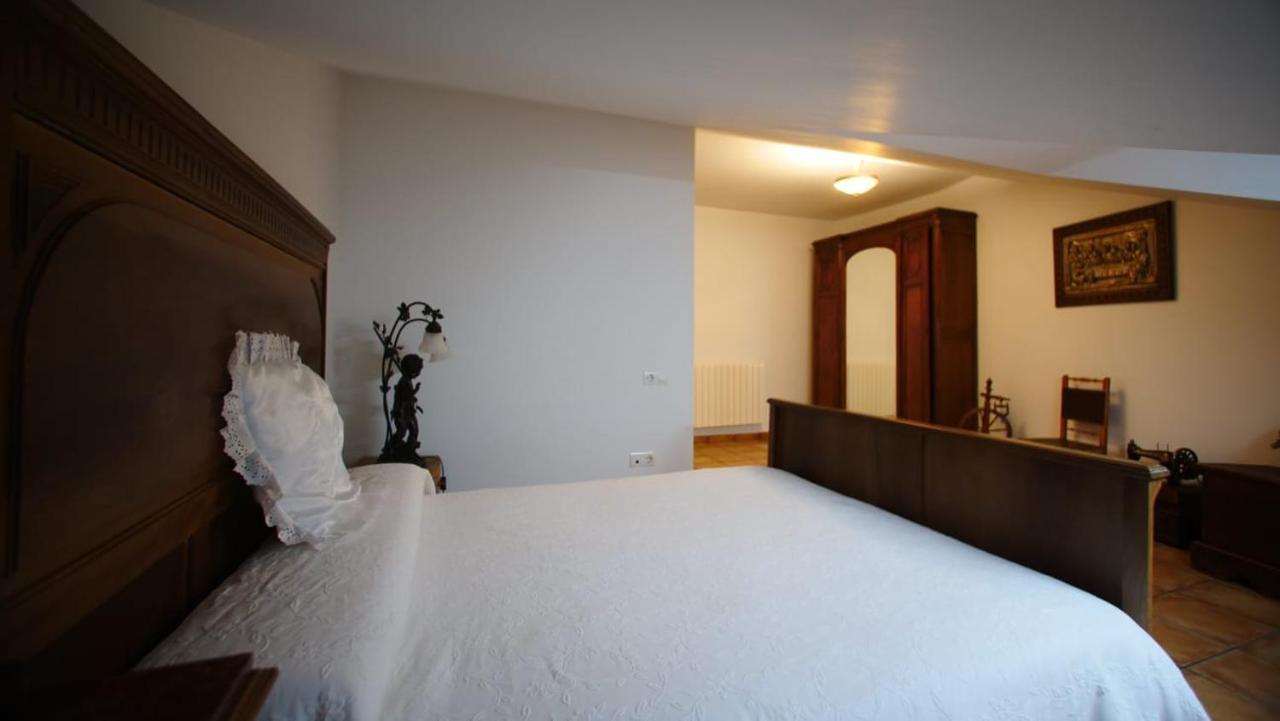 Casa Rural Plaza Vieja Saldaña エクステリア 写真