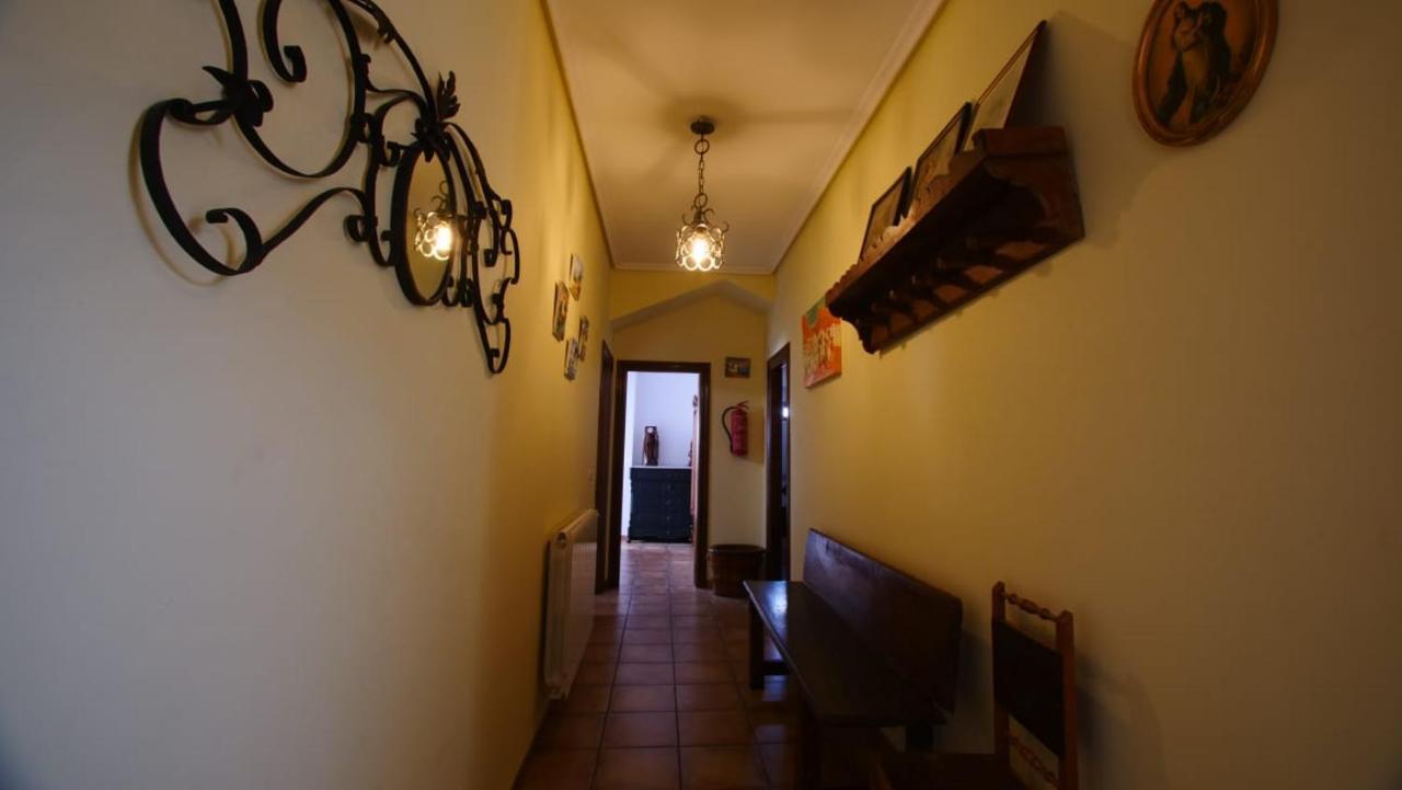 Casa Rural Plaza Vieja Saldaña エクステリア 写真